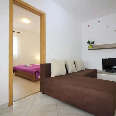 Apartment In Porec/istrien 38721
